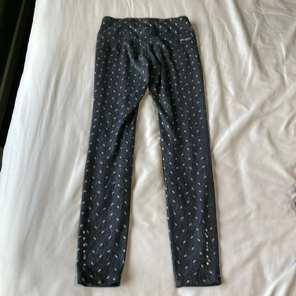 Nike Dri-Fit black with white leggings with reflectors size xs - Picture 11 of 12